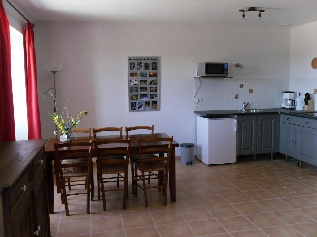 Mille Joies Apartment Saint-Pardoux-Corbier Cameră foto
